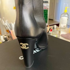 CHANEL boots
